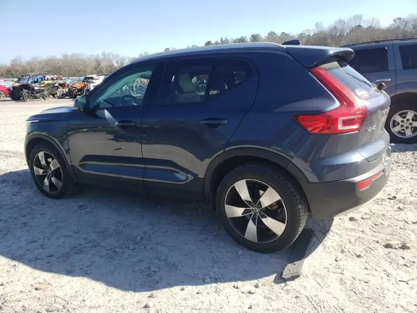 YV4162UK0M2612054 2021 VOLVO XC40 - Image 2