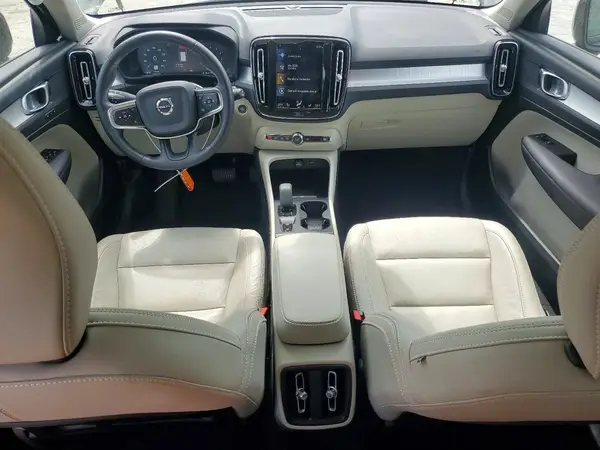 YV4162UK0N2652345 2022 VOLVO XC40 - Image 8