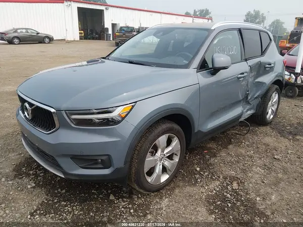 YV4162UK0N2763378 2022 VOLVO XC40 - Image 2