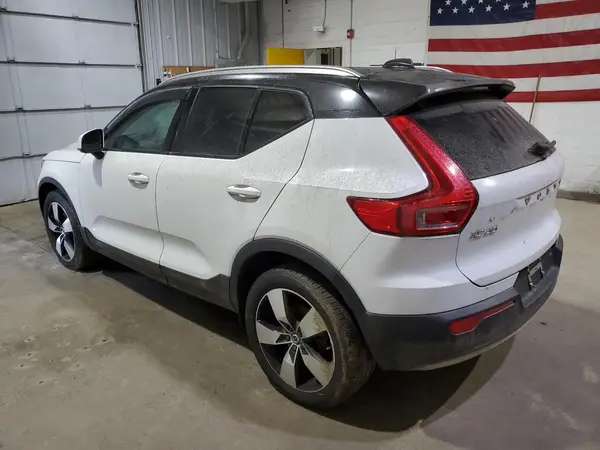 YV4162UK1K2047858 2019 VOLVO XC40 - Image 2