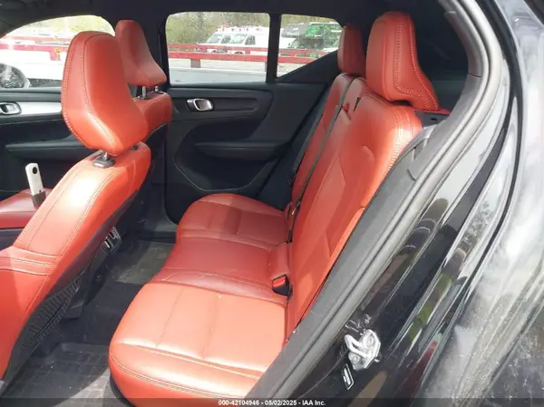 YV4162UK1K2052266 2019 VOLVO XC40 - Image 8