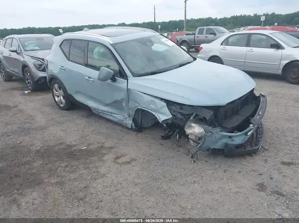 YV4162UK1K2053997 2019 VOLVO XC40 - Image 1