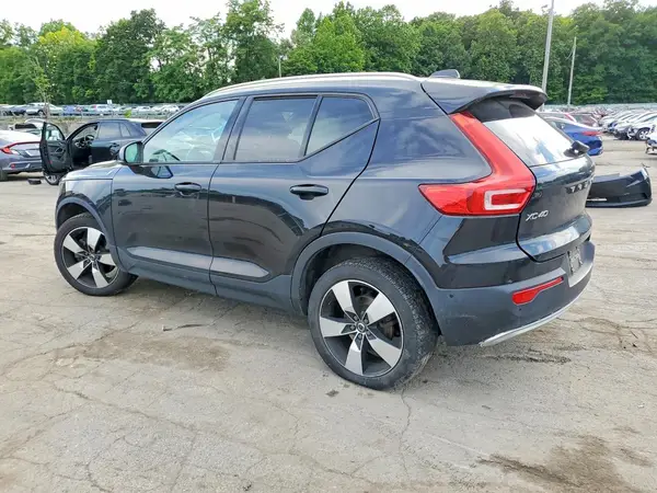 YV4162UK1K2110277 2019 VOLVO XC40 - Image 2