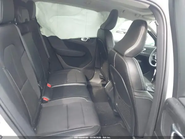 YV4162UK1L2183876 2020 VOLVO XC40 - Image 8