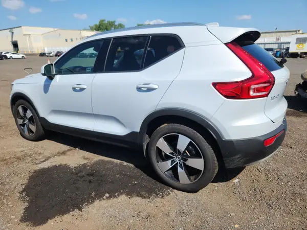 YV4162UK1L2266773 2020 VOLVO XC40 - Image 2