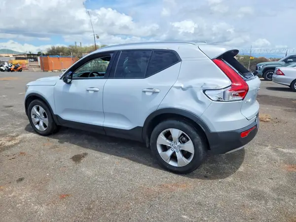 YV4162UK1L2282701 2020 VOLVO XC40 - Image 2
