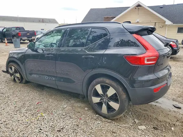 YV4162UK1L2283136 2020 VOLVO XC40 - Image 2