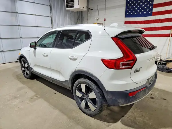YV4162UK1L2288336 2020 VOLVO XC40 - Image 2