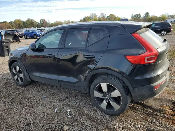 YV4162UK1L2330441 2020 VOLVO XC40 - Image 2