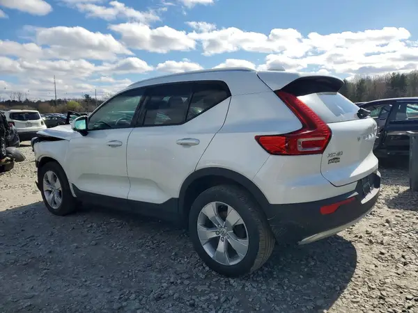 YV4162UK1M2456400 2021 VOLVO XC40 - Image 2