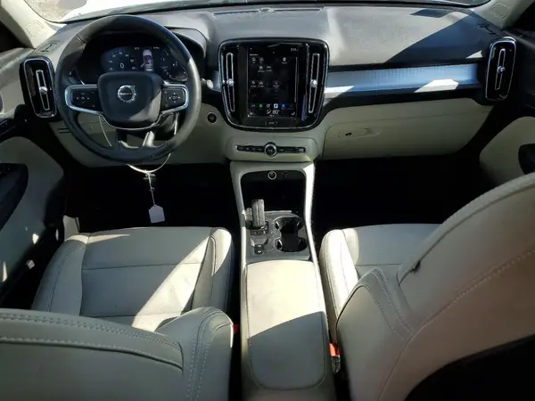 YV4162UK1M2456400 2021 VOLVO XC40 - Image 8