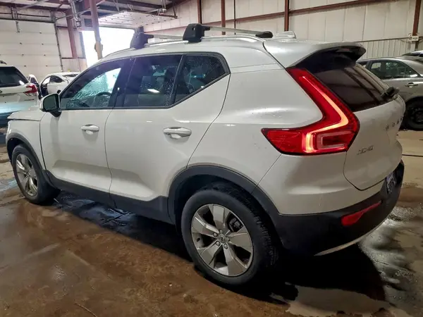 YV4162UK1M2486528 2021 VOLVO XC40 - Image 2