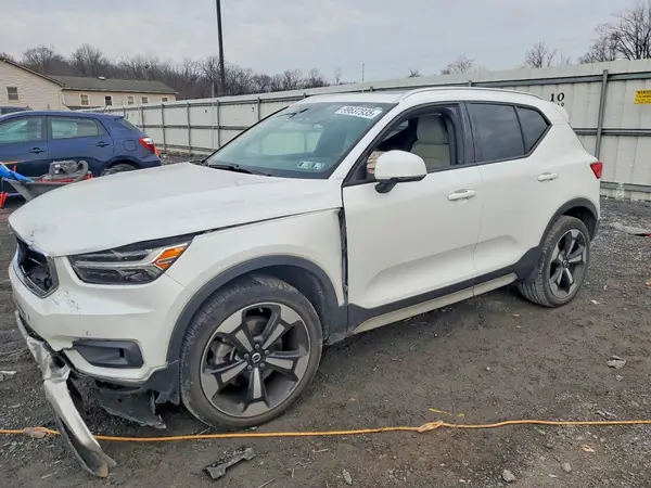 YV4162UK1M2502646 2021 VOLVO XC40 - Image 1