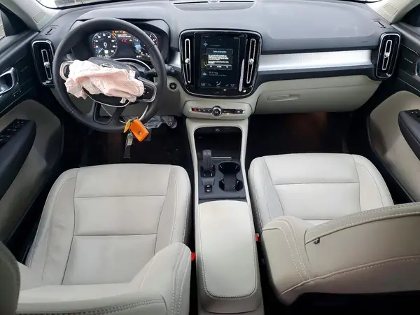 YV4162UK1M2502646 2021 VOLVO XC40 - Image 8