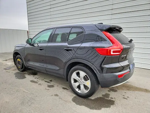 YV4162UK1M2599590 2021 VOLVO XC40 - Image 2