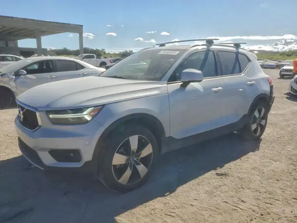 YV4162UK1N2650006 2022 VOLVO XC40 - Image 1