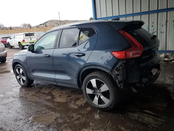 YV4162UK1N2654105 2022 VOLVO XC40 - Image 2