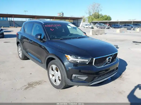 YV4162UK1N2763065 2022 VOLVO XC40 - Image 1
