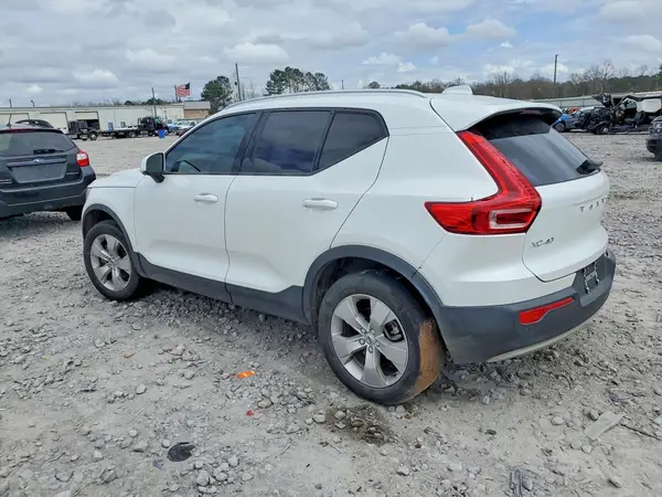 YV4162UK1N2764152 2022 VOLVO XC40 - Image 2