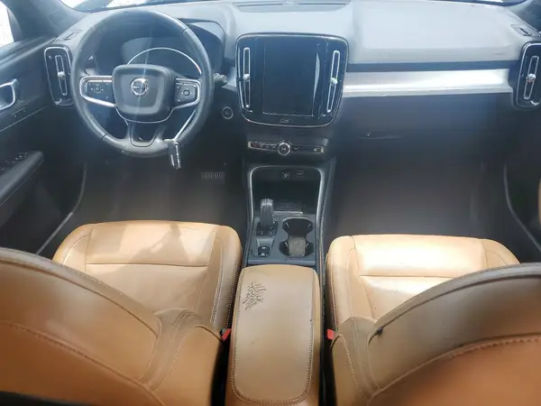 YV4162UK2K2053068 2019 VOLVO XC40 - Image 8