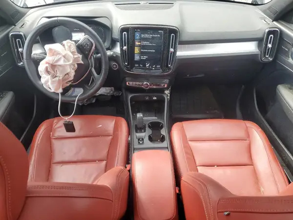YV4162UK2K2088340 2019 VOLVO XC40 - Image 8