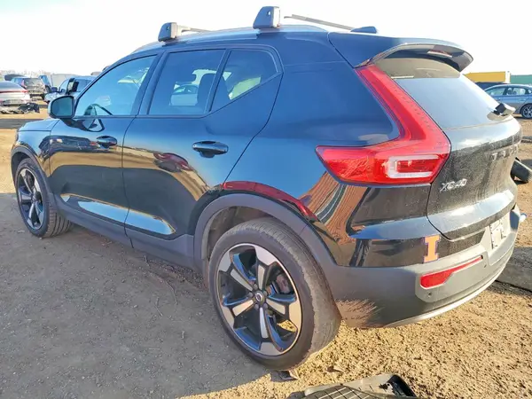 YV4162UK2K2135589 2019 VOLVO XC40 - Image 2