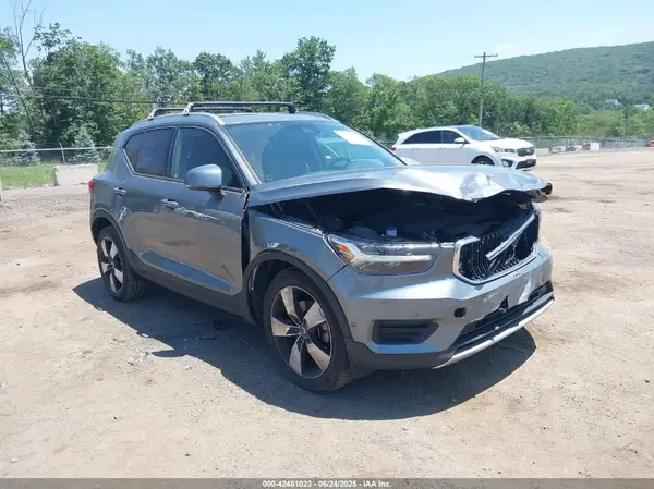 YV4162UK2K2147208 2019 VOLVO XC40 - Image 1