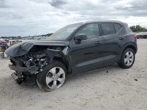 YV4162UK2K2155020 2019 VOLVO XC40 - Image 1