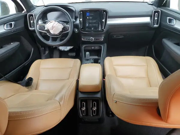 YV4162UK2K2155020 2019 VOLVO XC40 - Image 8