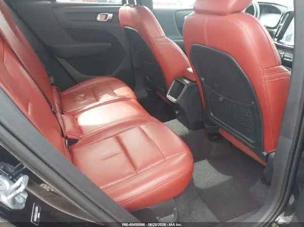 YV4162UK2L2203049 2020 VOLVO XC40 - Image 8