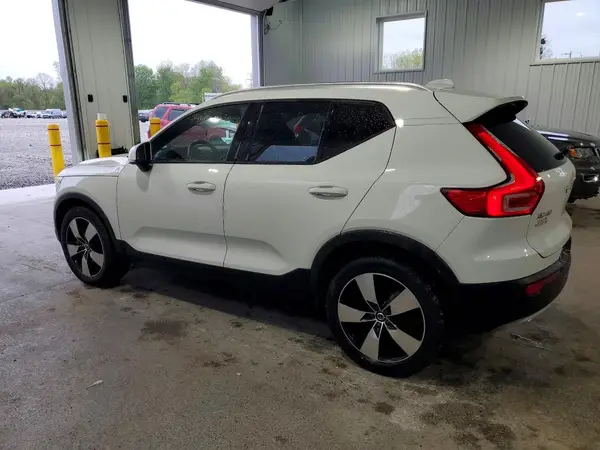 YV4162UK2L2204086 2020 VOLVO XC40 - Image 2