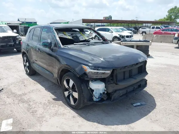 YV4162UK2L2260478 2020 VOLVO XC40 - Image 1