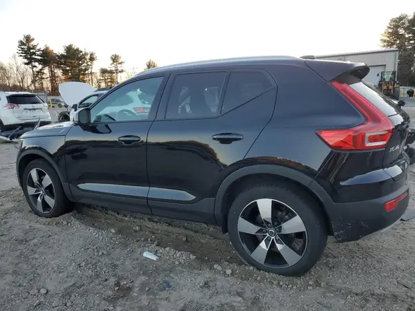 YV4162UK2L2260769 2020 VOLVO XC40 - Image 2
