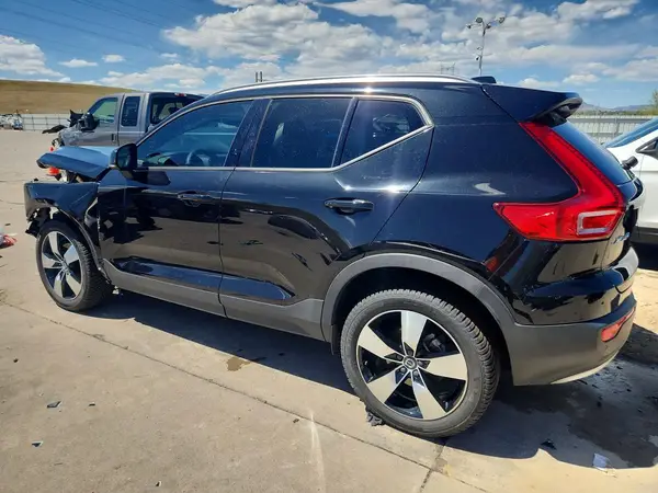 YV4162UK2L2292668 2020 VOLVO XC40 - Image 2