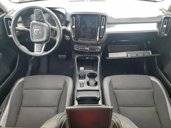 YV4162UK2L2298440 2020 VOLVO XC40 - Image 8