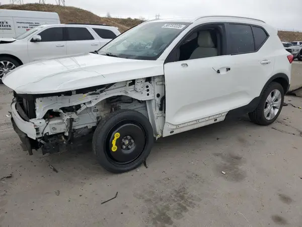 YV4162UK2L2301157 2020 VOLVO XC40 - Image 1