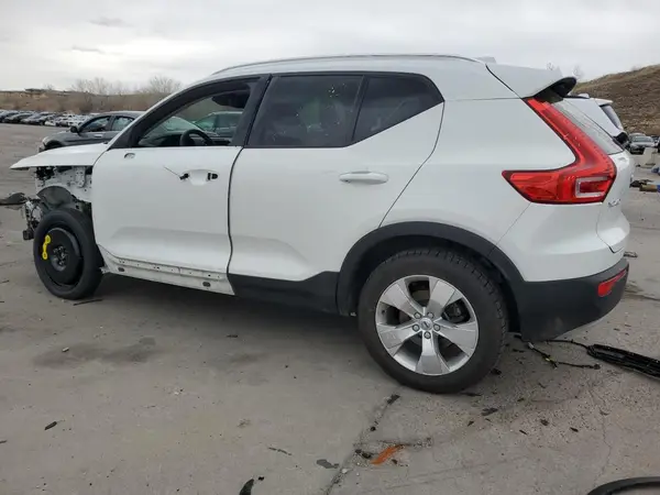 YV4162UK2L2301157 2020 VOLVO XC40 - Image 2