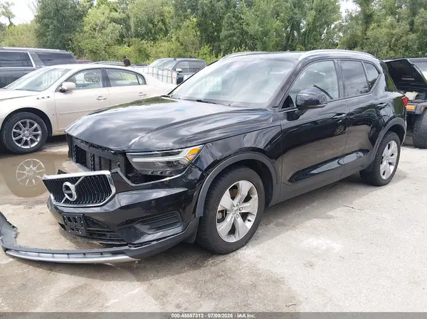 YV4162UK2L2323840 2020 VOLVO XC40 - Image 2