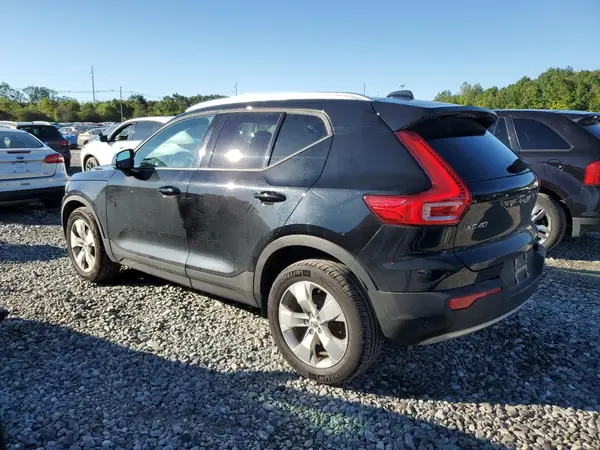 YV4162UK2L2335406 2020 VOLVO XC40 - Image 2