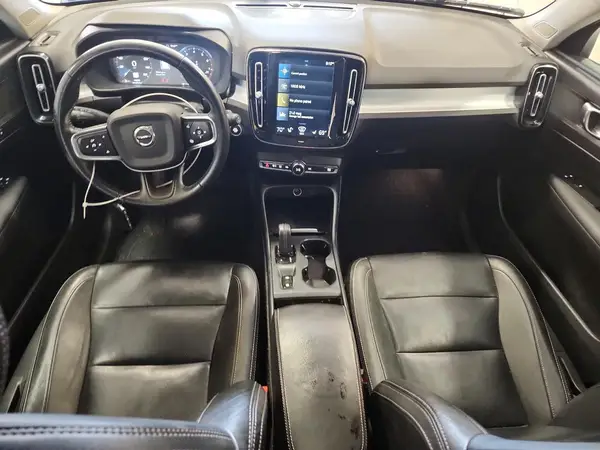 YV4162UK2M2403821 2021 VOLVO XC40 - Image 8