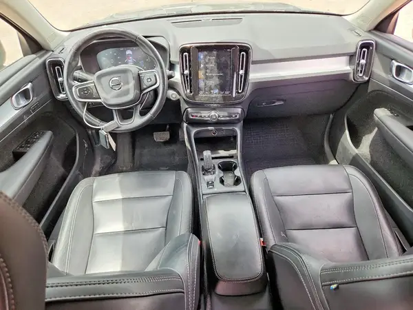 YV4162UK2M2407030 2021 VOLVO XC40 - Image 8