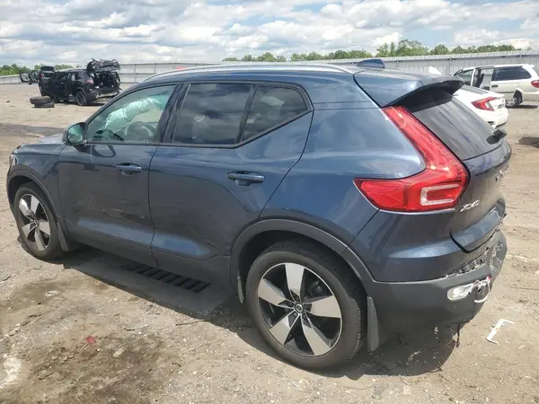 YV4162UK2M2465901 2021 VOLVO XC40 - Image 2