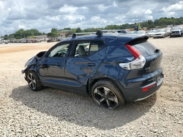 YV4162UK2M2543190 2021 VOLVO XC40 - Image 2