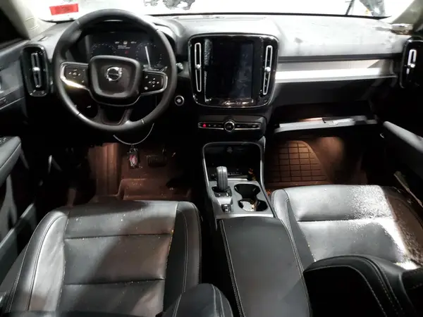YV4162UK2M2562967 2021 VOLVO XC40 - Image 8