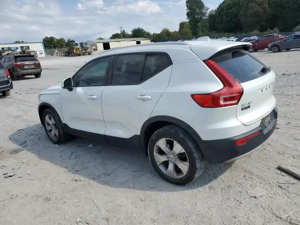 YV4162UK2M2600598 2021 VOLVO XC40 - Image 2