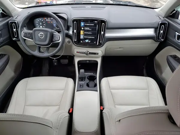 YV4162UK2N2698887 2022 VOLVO XC40 - Image 8