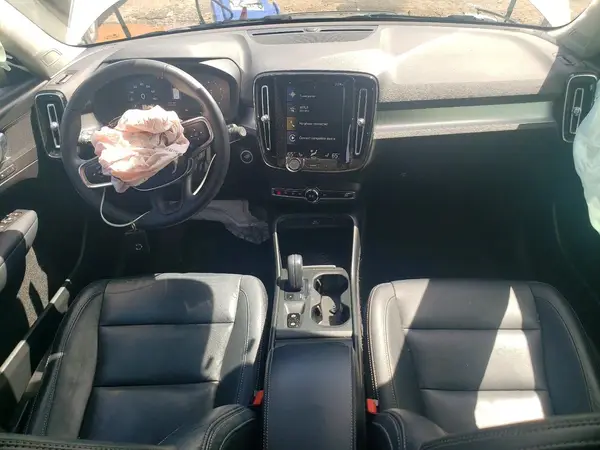 YV4162UK3K2069926 2019 VOLVO XC40 - Image 8