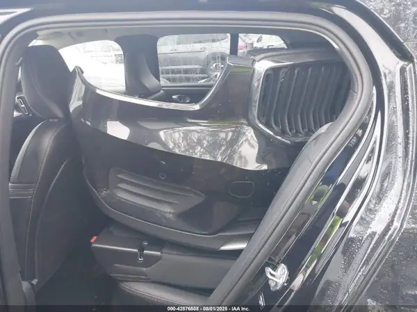 YV4162UK3K2087326 2019 VOLVO XC40 - Image 8