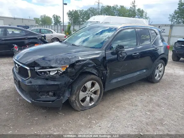 YV4162UK3K2092381 2019 VOLVO XC40 - Image 2