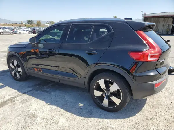 YV4162UK3K2110085 2019 VOLVO XC40 - Image 2